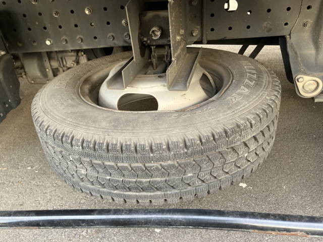 三菱ふそうキャンターガッツアルミバン小型（2t・3t）[写真15]