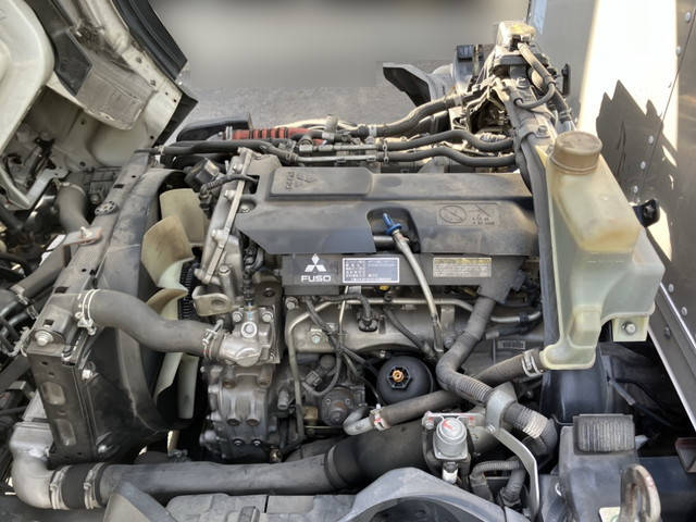 三菱ふそうキャンターガッツアルミバン小型（2t・3t）[写真19]