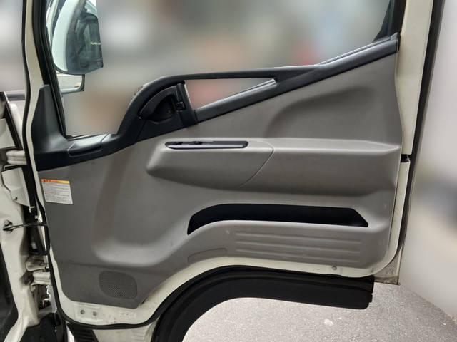 三菱ふそうキャンターガッツアルミバン小型（2t・3t）[写真23]