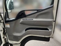 三菱ふそうキャンターガッツアルミバン小型（2t・3t）[写真23]