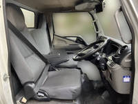 三菱ふそうキャンターガッツアルミバン小型（2t・3t）[写真25]