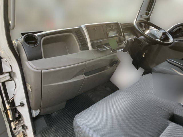 三菱ふそうキャンターガッツアルミバン小型（2t・3t）[写真26]