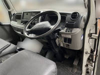 三菱ふそうキャンターガッツアルミバン小型（2t・3t）[写真27]