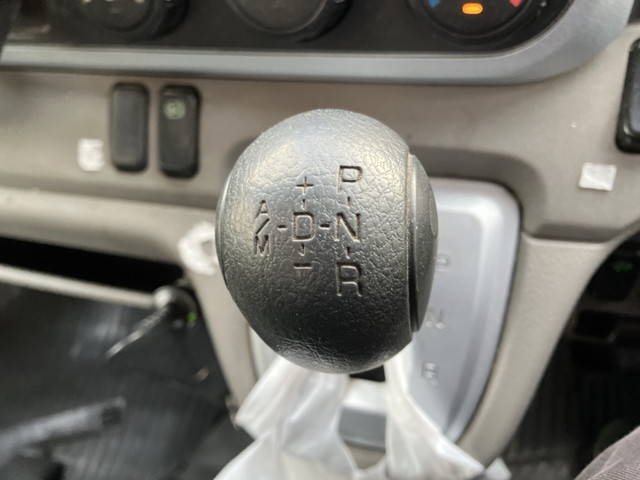 三菱ふそうキャンターガッツアルミバン小型（2t・3t）[写真30]