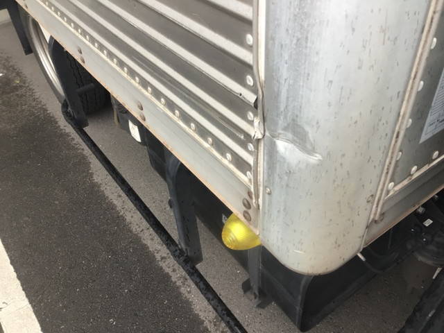 三菱ふそうキャンターガッツアルミバン小型（2t・3t）[写真12]