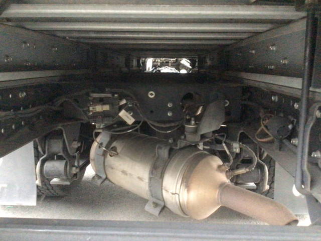 三菱ふそうキャンターガッツアルミバン小型（2t・3t）[写真18]