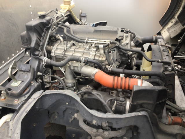 三菱ふそうキャンターガッツアルミバン小型（2t・3t）[写真20]