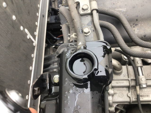 三菱ふそうキャンターガッツアルミバン小型（2t・3t）[写真21]