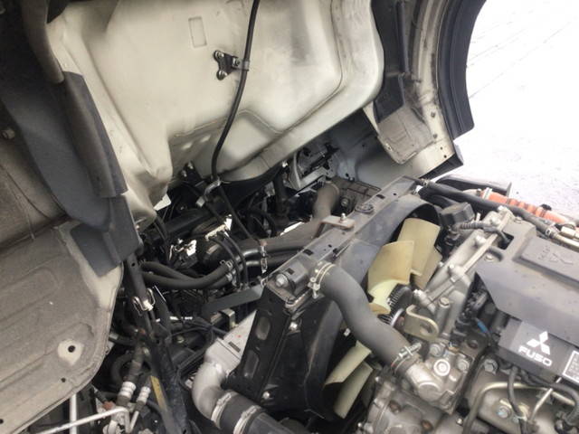 三菱ふそうキャンターガッツアルミバン小型（2t・3t）[写真22]