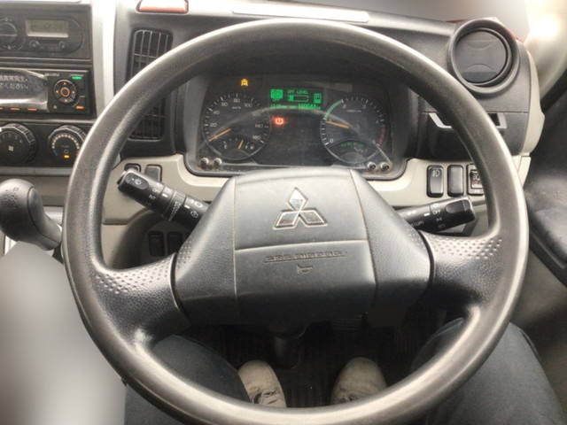 三菱ふそうキャンターガッツアルミバン小型（2t・3t）[写真28]