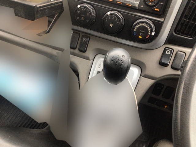 三菱ふそうキャンターガッツアルミバン小型（2t・3t）[写真30]