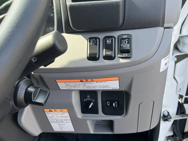 三菱ふそうキャンターアルミウイング小型（2t・3t）[写真28]