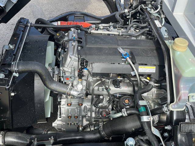 三菱ふそうキャンターアルミウイング小型（2t・3t）[写真31]