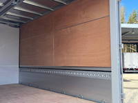 三菱ふそうキャンターアルミウイング小型（2t・3t）[写真09]