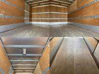 三菱ふそうキャンターアルミバン小型（2t・3t）[写真12]