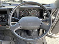 いすゞフォワードアルミウイング増トン（6t・8t）[写真29]