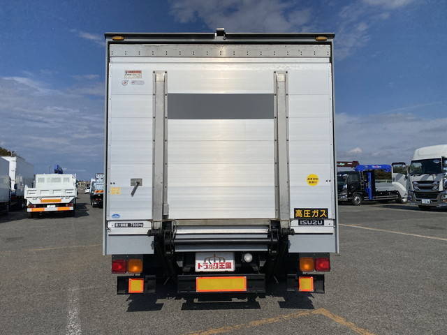 いすゞフォワードアルミウイング増トン（6t・8t）[写真08]