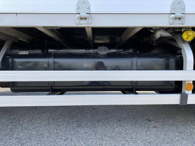 いすゞフォワードアルミウイング中型（4t）[写真18]