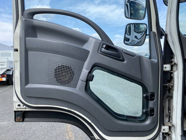 いすゞフォワードアルミウイング中型（4t）[写真27]