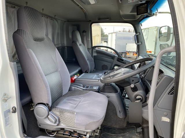 いすゞフォワードアルミウイング中型（4t）[写真30]