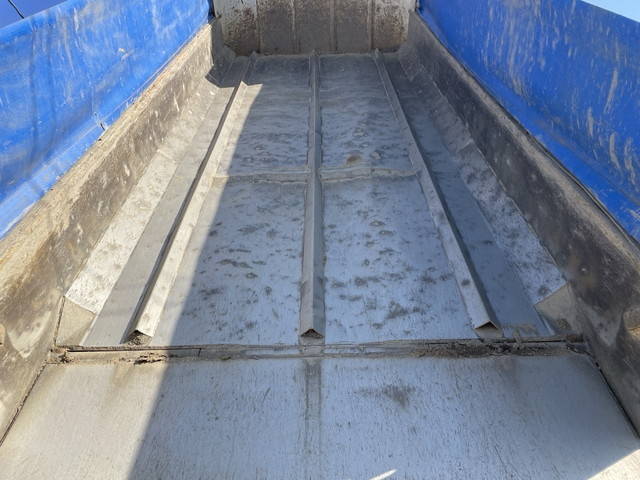 いすゞギガダンプ大型（10t）[写真10]