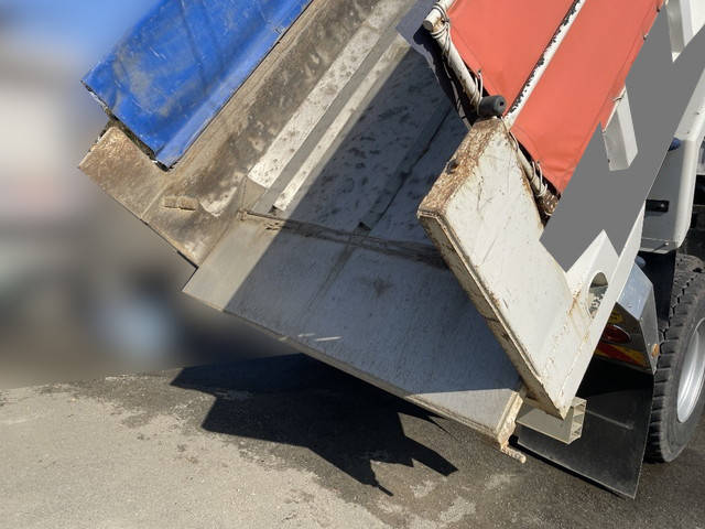 いすゞギガダンプ大型（10t）[写真11]