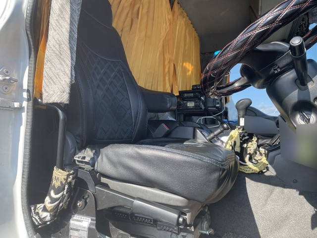 いすゞギガダンプ大型（10t）[写真25]