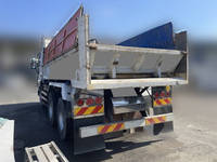 いすゞギガダンプ大型（10t）[写真02]