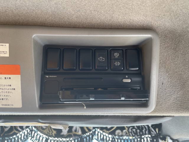 いすゞギガダンプ大型（10t）[写真33]