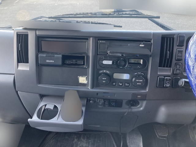 いすゞフォワードミキサー車（コンクリートミキサー）中型（4t）[写真34]