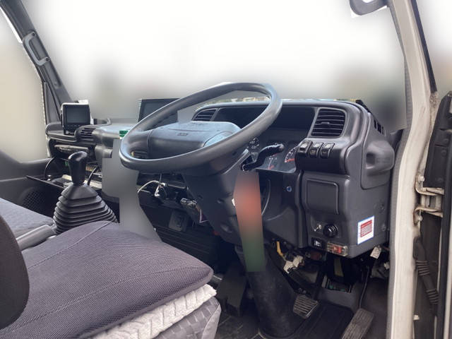 いすゞエルフアルミバン小型（2t・3t）[写真28]