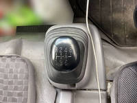 いすゞエルフアルミバン小型（2t・3t）[写真32]