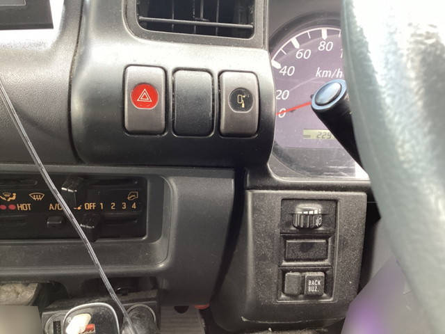 いすゞエルフアルミバン小型（2t・3t）[写真33]