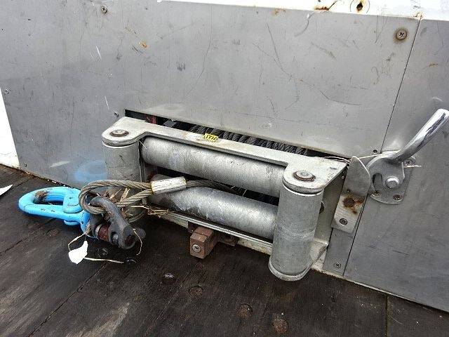 三菱ふそうキャンターセルフクレーン5段小型（2t・3t）[写真16]