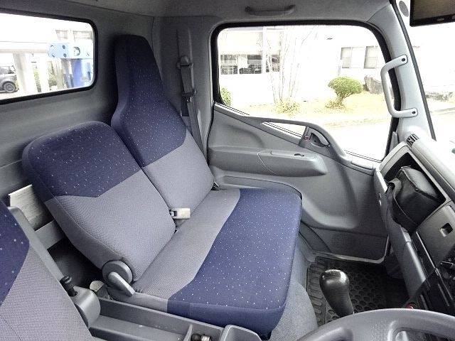 三菱ふそうキャンターセルフクレーン5段小型（2t・3t）[写真22]