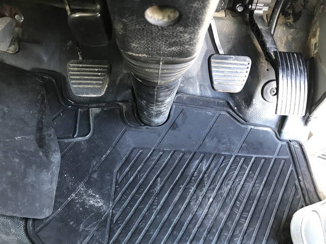 三菱ふそうキャンターダンプ小型（2t・3t）[写真29]