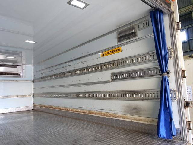 いすゞフォワード冷凍車（冷蔵車）中型（4t）[写真17]