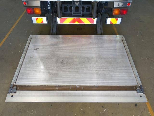 いすゞフォワード冷凍車（冷蔵車）中型（4t）[写真20]