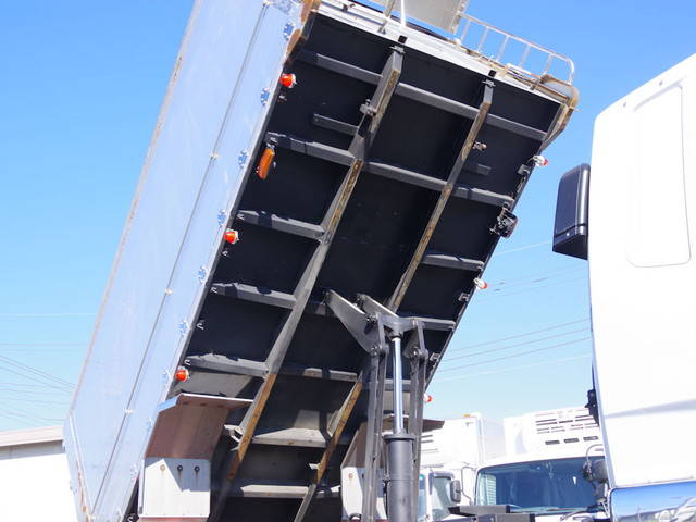 三菱ふそうファイター深ダンプ（土砂禁ダンプ）増トン（6t・8t）[写真14]