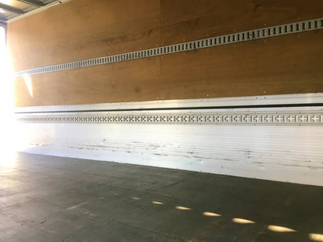 日野レンジャーアルミウイング中型（4t）[写真10]