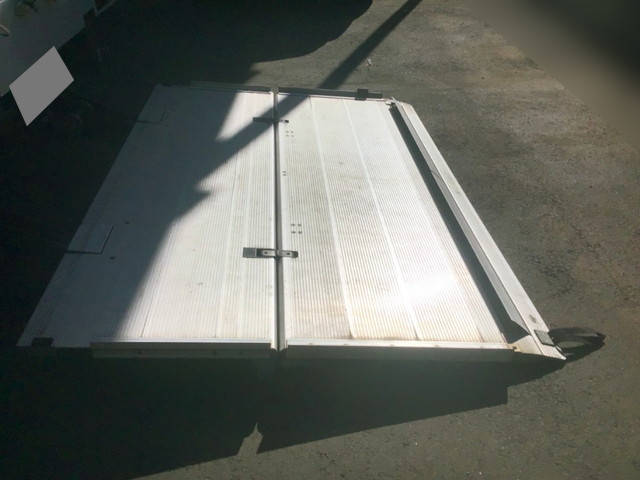 日野レンジャーアルミウイング中型（4t）[写真17]