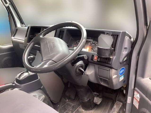 いすゞエルフ平ボディ小型（2t・3t）[写真11]