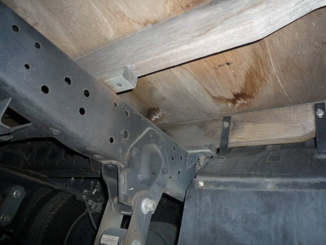 いすゞエルフ平ボディ小型（2t・3t）[写真25]