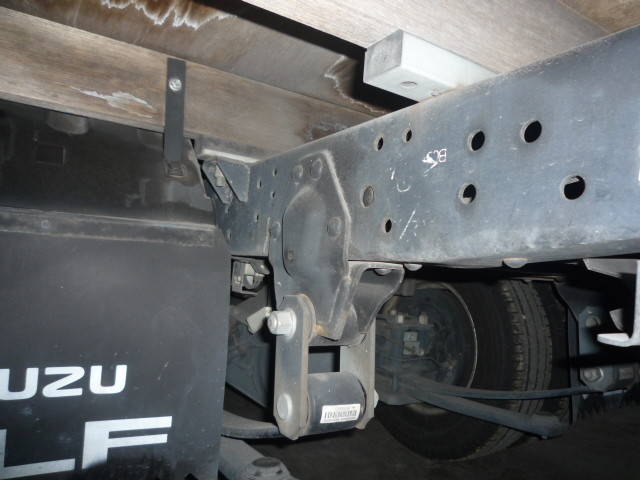 いすゞエルフ平ボディ小型（2t・3t）[写真27]