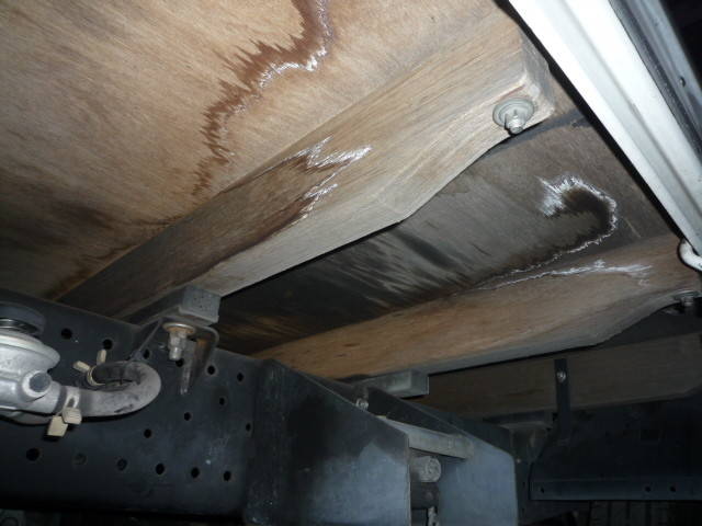 いすゞエルフ平ボディ小型（2t・3t）[写真31]