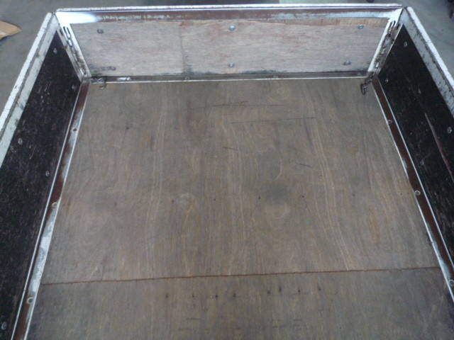 いすゞエルフ平ボディ小型（2t・3t）[写真33]