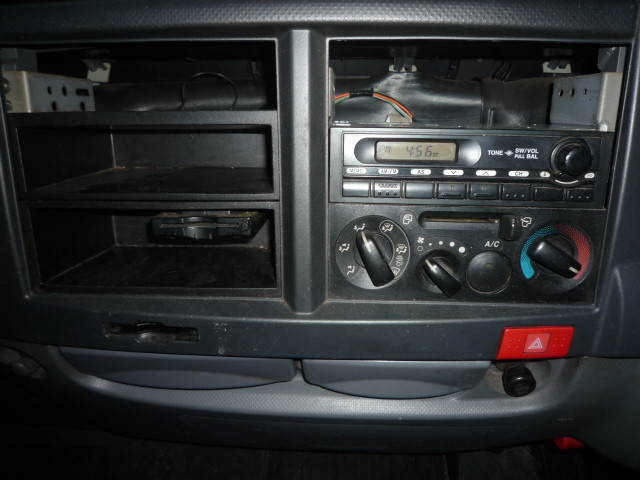 いすゞエルフ平ボディ小型（2t・3t）[写真34]