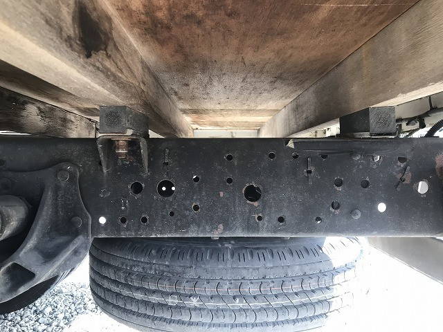 いすゞエルフ平ボディ小型（2t・3t）[写真26]