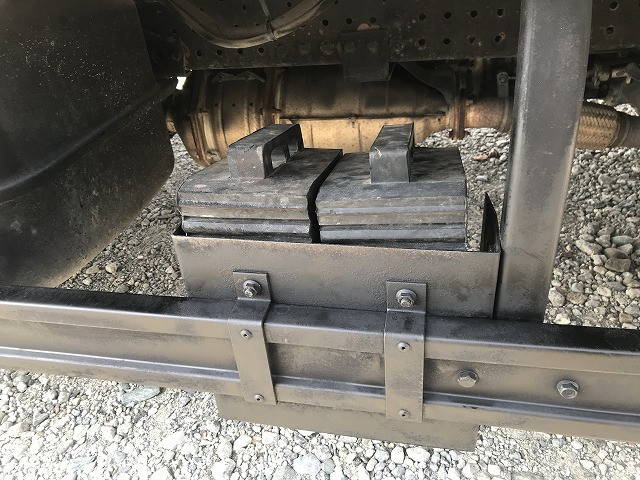 いすゞエルフ平ボディ小型（2t・3t）[写真30]