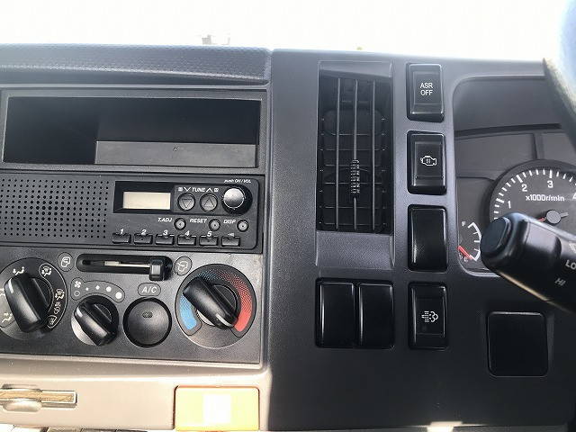 いすゞエルフ平ボディ小型（2t・3t）[写真32]